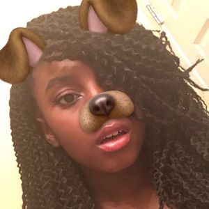 Meet your Posher, Aja